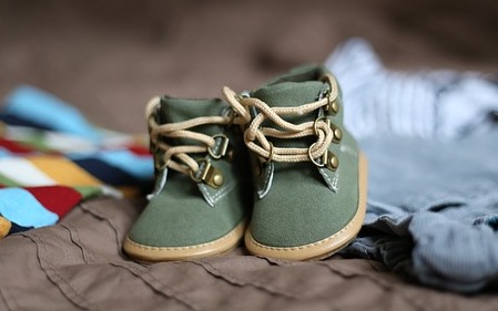 שני רווקים מאמצים ילד ברשות המדינה. הייתכן?