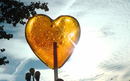 אין דבר העומד בפני הסוכרייה, והבית היהודי